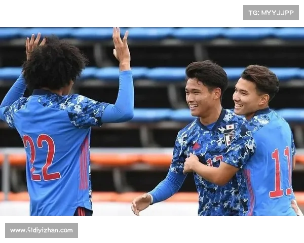 法兰克福签约19岁日本中场花城琳斗 加入U21梯队培养 法兰克福签约19岁日本中场花城琳斗 加入U21梯队培养